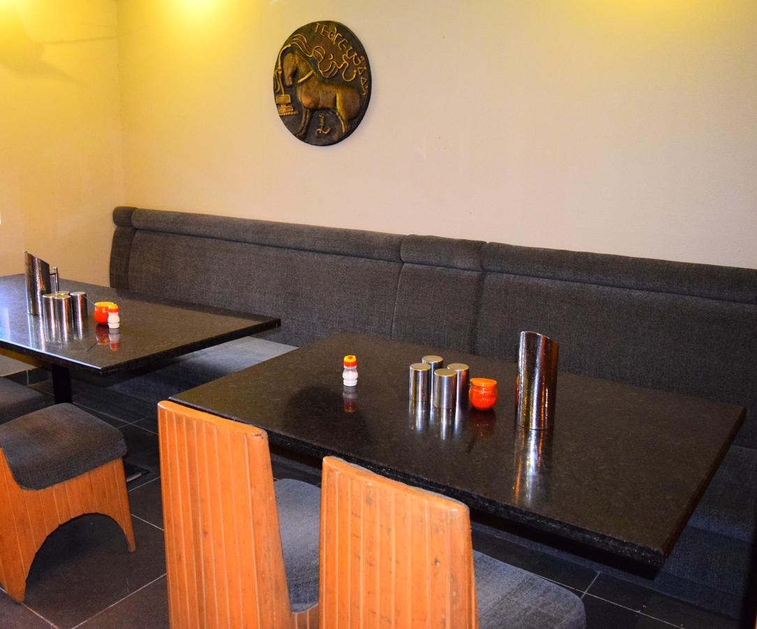 Hotel Chandragupta Ujjain Dış mekan fotoğraf