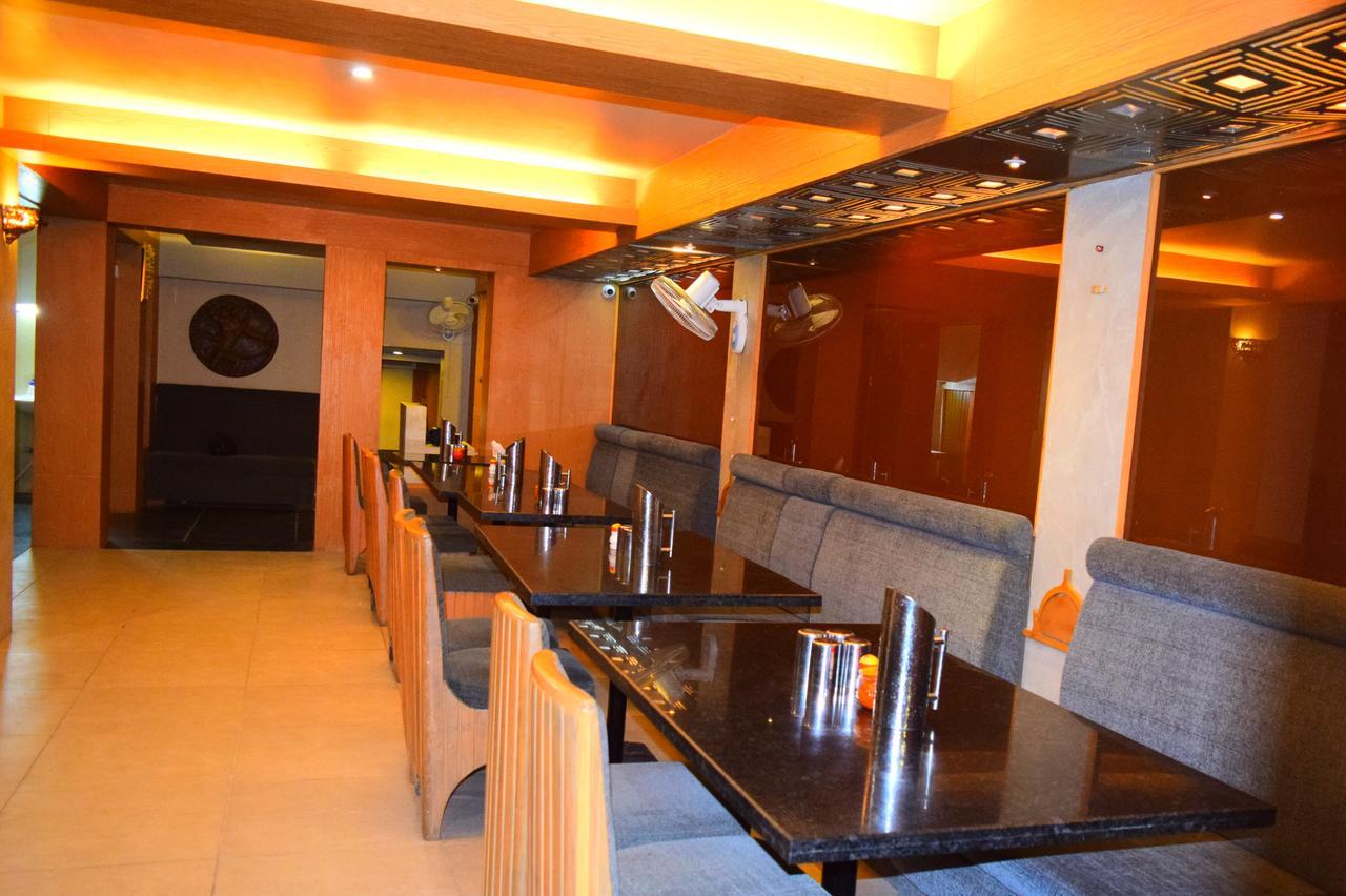 Hotel Chandragupta Ujjain Dış mekan fotoğraf
