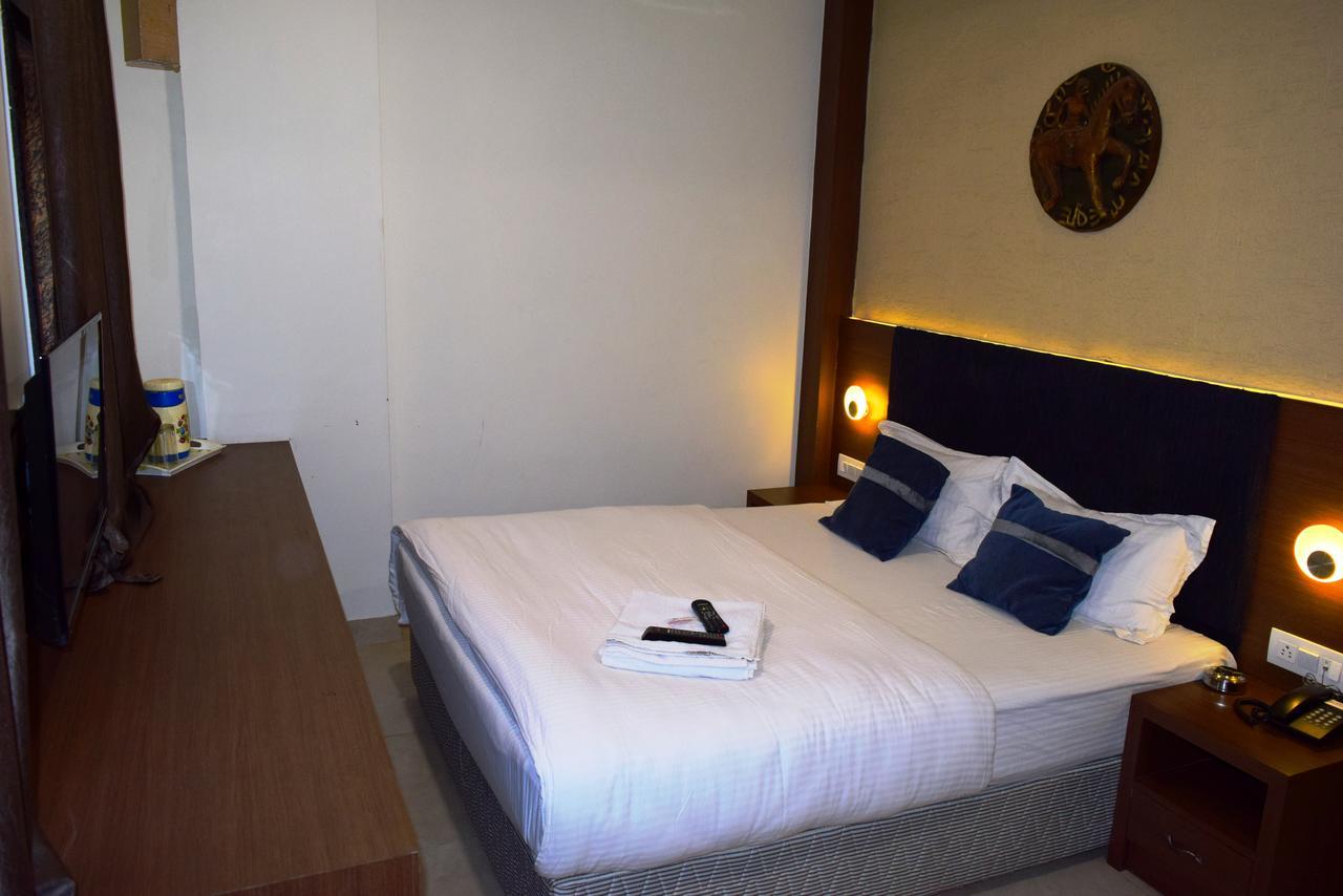 Hotel Chandragupta Ujjain Dış mekan fotoğraf